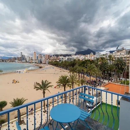 Brisas Del Poniente アパート