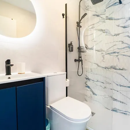 Brisas Del Poniente アパート